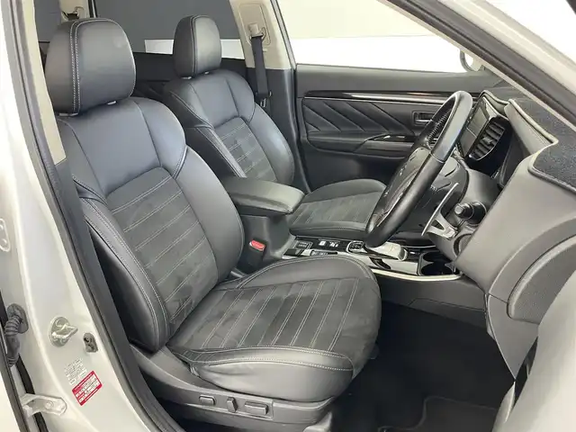 三菱 アウトランダー ＰＨＥＶ G プラスパッケージ 愛知県 2020(令2)年 2.2万km シルキーホワイト 純正8型ディスプレイオーディオ/全方位カメラ/禁煙車/ETC/ハーフレザーシート/シートヒーター/ミラー型ドライブレコーダー/ステアリングヒーター/追従式クルーズコントロール/衝突軽減ブレーキ/パドルシフト/LEDライト