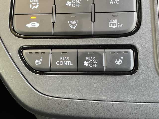 ホンダ ステップワゴン スパーダ eHEV 愛知県 2024(令6)年 2.1万km プラチナホワイトパール 純正11.4型ナビ/無限フロントグリル/フリップダウンモニター/全方位カメラ/両側パワースライドドア/レーダークルーズコントロール/シートヒーター/バックカメラ/電動リアゲート/コーナーセンサー/純正アルミホイール/ブラインドスポットモニター/パドルシフト/LEDヘッドライト/インテリジェントミラー/リアオートエアコン/オートマチックハイビーム/ドライブレコーダー/ETC/衝突軽減システム/フルセグ/CD DVD/Bluetooth/ステアリングスイッチ/スマートキー/プッシュスタート