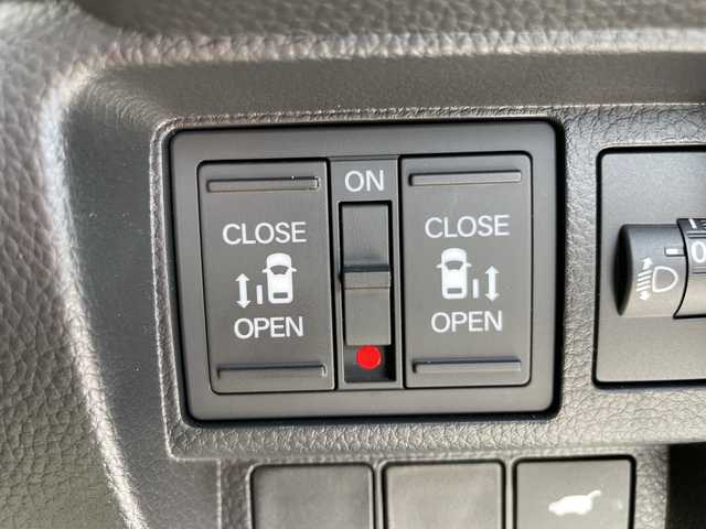 ホンダ ステップワゴン スパーダ eHEV 愛知県 2024(令6)年 2.1万km プラチナホワイトパール 純正11.4型ナビ/無限フロントグリル/フリップダウンモニター/全方位カメラ/両側パワースライドドア/レーダークルーズコントロール/シートヒーター/バックカメラ/電動リアゲート/コーナーセンサー/純正アルミホイール/ブラインドスポットモニター/パドルシフト/LEDヘッドライト/インテリジェントミラー/リアオートエアコン/オートマチックハイビーム/ドライブレコーダー/ETC/衝突軽減システム/フルセグ/CD DVD/Bluetooth/ステアリングスイッチ/スマートキー/プッシュスタート