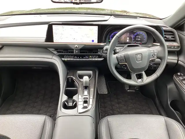 トヨタ クラウン スポーツ Z 神奈川県 2024(令6)年 0.6万km ブラック ワンオーナー/パノラマルーフ/純正12.3インチディスプレイオーディオPlus/フルセグ/BT/AppleCarPlay/AndroidAuto/パノラミックビューモニター/トヨタセーフティセンス/トヨタチームメイト/本革シート/前席シートヒーター&シートベンチレーション/前席パワーシート/運転席シートメモリ/前後ドライブレコーダー/ETC2.0/保証書