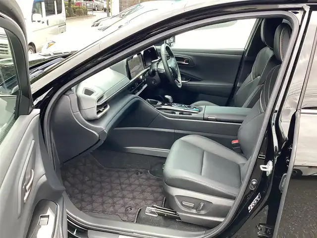 トヨタ クラウン スポーツ Z 神奈川県 2024(令6)年 0.6万km ブラック ワンオーナー/パノラマルーフ/純正12.3インチディスプレイオーディオPlus/フルセグ/BT/AppleCarPlay/AndroidAuto/パノラミックビューモニター/トヨタセーフティセンス/トヨタチームメイト/本革シート/前席シートヒーター&シートベンチレーション/前席パワーシート/運転席シートメモリ/前後ドライブレコーダー/ETC2.0/保証書