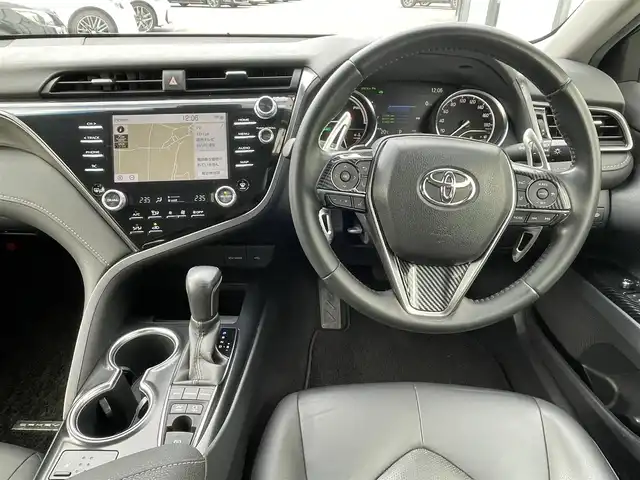 トヨタ カムリ WSレザーパッケージ 大阪府 2020(令2)年 6.5万km プラチナホワイトパールマイカ ワンオーナー　/純正８インチディスプレイオーディオ　/   フルセグＴＶ/Bluetooth/USB　/バックモニター/クリアランスソナー/ブラインドスポットモニター　/ヘッドアップディスプレイ/トヨタセーフティセンス　/前席シートヒーター　/パドルシフト　/前席パワーシート/レザーシート/前後ドライブレコーダー/純正18インチアルミホイール/純正フロアマット　/ビルトインＥＴＣ　/ＬＥＤ