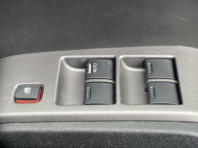 ホンダ フィット X 岐阜県 2010(平22)年 10.1万km クリスタルブラックパール 禁煙車/AM/FM/CD/DVD/USB/SD/純正ナビ/ワンセグTV/クルーズコントロール/シートヒーター/ビルトインETC/純正フロアマット/盗難防止/電動調整ミラー/ヘッドライトレベライザー/オートエアコン/プッシュスタート/ドアバイザー/スマートキー