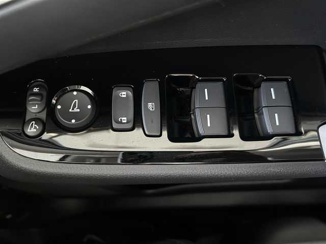 ホンダ ヴェゼル ハイブリッド e:HEV Z 長崎県 2024(令6)年 3.5万km ベージュ プッシュスタート/純正ナビ付ディスプレイオーディオ（AM/FM/USB/TV)/電子パーキングブレーキ/ビルトインETC2.0/USB×２/ブレーキホールド/ドライブレコーダー（前後）/パドルシフト/シートヒーター（前席）/ハンドルヒーター/ブラインドスポットモニター/クルーズコントロール（追従あり）/レーンキープアシスト/ブルートゥース/コーナーセンサー（前後）/カーテンエアバッグ/パワーバックドア/LEDライト/フォグランプ