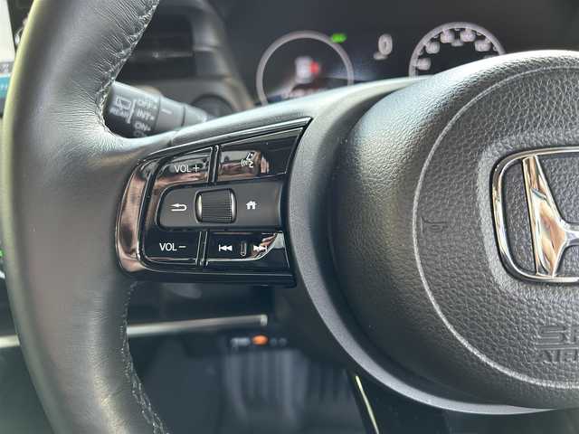 ホンダ ヴェゼル ハイブリッド e:HEV Z 長崎県 2024(令6)年 3.5万km ベージュ プッシュスタート/純正ナビ付ディスプレイオーディオ（AM/FM/USB/TV)/電子パーキングブレーキ/ビルトインETC2.0/USB×２/ブレーキホールド/ドライブレコーダー（前後）/パドルシフト/シートヒーター（前席）/ハンドルヒーター/ブラインドスポットモニター/クルーズコントロール（追従あり）/レーンキープアシスト/ブルートゥース/コーナーセンサー（前後）/カーテンエアバッグ/パワーバックドア/LEDライト/フォグランプ