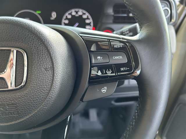 ホンダ ヴェゼル ハイブリッド e:HEV Z 長崎県 2024(令6)年 3.5万km ベージュ プッシュスタート/純正ナビ付ディスプレイオーディオ（AM/FM/USB/TV)/電子パーキングブレーキ/ビルトインETC2.0/USB×２/ブレーキホールド/ドライブレコーダー（前後）/パドルシフト/シートヒーター（前席）/ハンドルヒーター/ブラインドスポットモニター/クルーズコントロール（追従あり）/レーンキープアシスト/ブルートゥース/コーナーセンサー（前後）/カーテンエアバッグ/パワーバックドア/LEDライト/フォグランプ