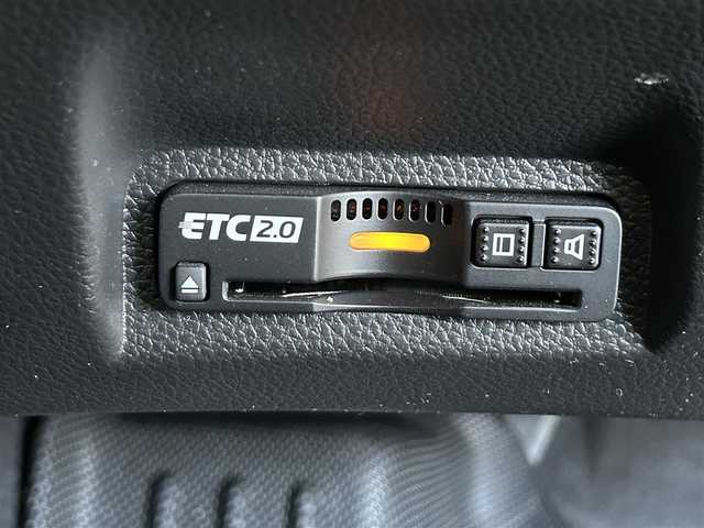 ホンダ ヴェゼル ハイブリッド e:HEV Z 長崎県 2024(令6)年 3.5万km ベージュ プッシュスタート/純正ナビ付ディスプレイオーディオ（AM/FM/USB/TV)/電子パーキングブレーキ/ビルトインETC2.0/USB×２/ブレーキホールド/ドライブレコーダー（前後）/パドルシフト/シートヒーター（前席）/ハンドルヒーター/ブラインドスポットモニター/クルーズコントロール（追従あり）/レーンキープアシスト/ブルートゥース/コーナーセンサー（前後）/カーテンエアバッグ/パワーバックドア/LEDライト/フォグランプ