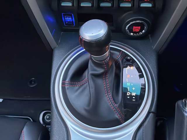 トヨタ ８６ GT リミテッド 静岡県 2014(平26)年 14.7万km クリスタルホワイトパール /純正ナビ/地デジTV//CD/DVD/Bluetooth//バックカメラ//モデリスタエアロ//純正17インチAW//シートヒーター//ハーフレザー//スマートキー//ETC