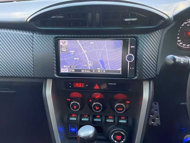 トヨタ ８６ GT リミテッド 静岡県 2014(平26)年 14.7万km クリスタルホワイトパール /純正ナビ/地デジTV//CD/DVD/Bluetooth//バックカメラ//モデリスタエアロ//純正17インチAW//シートヒーター//ハーフレザー//スマートキー//ETC