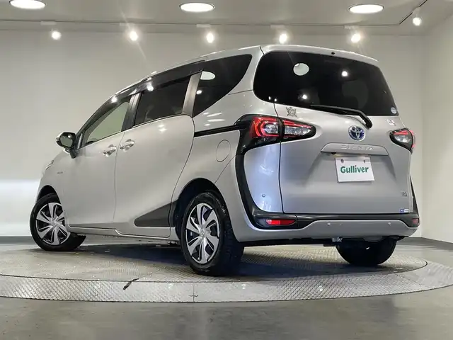 トヨタ シエンタ ハイブリッド G クエロ 愛知県 2018(平30)年 5.2万km シルバーM 純正ナビ（NSZT-W68T)/（AM/FM/CD・DVD再生/フルセグTV/SD/Bluetooth)/パノラミックビューモニター　/トヨタセーフティセンス　/　　-プリクラッシュセーフティ/　　-オートマチックハイビーム/　　-レーンディパーチャーアラート/両側パワースライドドア　/ビルトインＥＴＣ　/ＬＥＤヘッドライト　/LEDフォグランプ/ドライブレコーダー　/クリアランスソナー　/クルーズコントロール/USB端子/ISOFIX/プッシュスタート/　　-スマートキー