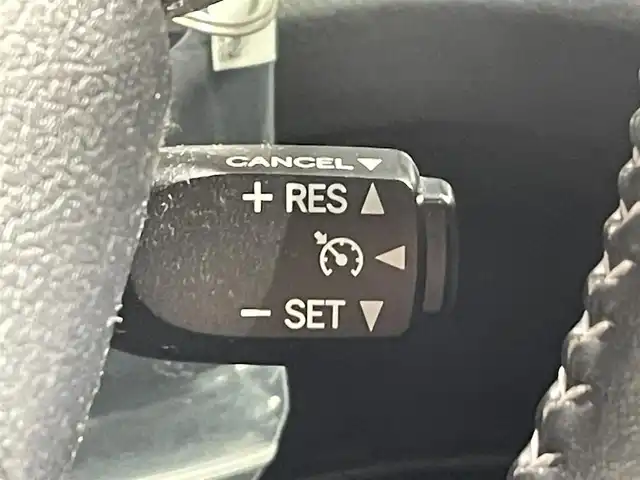 トヨタ シエンタ ハイブリッド G クエロ 愛知県 2018(平30)年 5.2万km シルバーM 純正ナビ（NSZT-W68T)/（AM/FM/CD・DVD再生/フルセグTV/SD/Bluetooth)/パノラミックビューモニター　/トヨタセーフティセンス　/　　-プリクラッシュセーフティ/　　-オートマチックハイビーム/　　-レーンディパーチャーアラート/両側パワースライドドア　/ビルトインＥＴＣ　/ＬＥＤヘッドライト　/LEDフォグランプ/ドライブレコーダー　/クリアランスソナー　/クルーズコントロール/USB端子/ISOFIX/プッシュスタート/　　-スマートキー