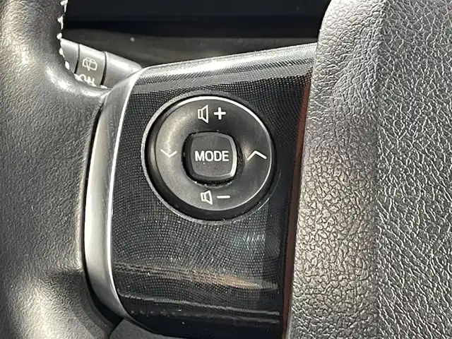 トヨタ シエンタ ハイブリッド G クエロ 愛知県 2018(平30)年 5.2万km シルバーM 純正ナビ（NSZT-W68T)/（AM/FM/CD・DVD再生/フルセグTV/SD/Bluetooth)/パノラミックビューモニター　/トヨタセーフティセンス　/　　-プリクラッシュセーフティ/　　-オートマチックハイビーム/　　-レーンディパーチャーアラート/両側パワースライドドア　/ビルトインＥＴＣ　/ＬＥＤヘッドライト　/LEDフォグランプ/ドライブレコーダー　/クリアランスソナー　/クルーズコントロール/USB端子/ISOFIX/プッシュスタート/　　-スマートキー