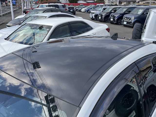 トヨタ プリウス Sセーフティプラス ツートーン 山口県 2018(平30)年 9.9万km アティチュードブラックマイカ/ホワイトパールクリスタルシャイン モデリスタエアロ（フロント）/純正９型ナビ（フルセグTV、AM/FM、Bluetooth）/バックカメラ/レーダークルーズコントロール/HIDオートライト/純正１７インチアルミホイール/前後コーナーセンサー/横滑り防止装置/自動駐車システム/衝突被害軽減ブレーキ/スペアキー１本