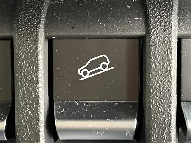 スズキ ジムニー シエラ JC 東京都 2025(令7)年 0.4万km ブルーイッシュブラックパール3 アルパイン９インチナビ　/バックカメラ　/ＵＳＢ　/Ｂｌｕｅｔｏｏｔｈ　/ＣＤ　/ＤＶＤ　/クルーズコントロールシステム　/フロアマット　/ＥＴＣ　/ＡＢＳ　/横滑り防止装置　/コーナーセンサー　/レーンアシスト/オートライト/衝突被害軽減システム