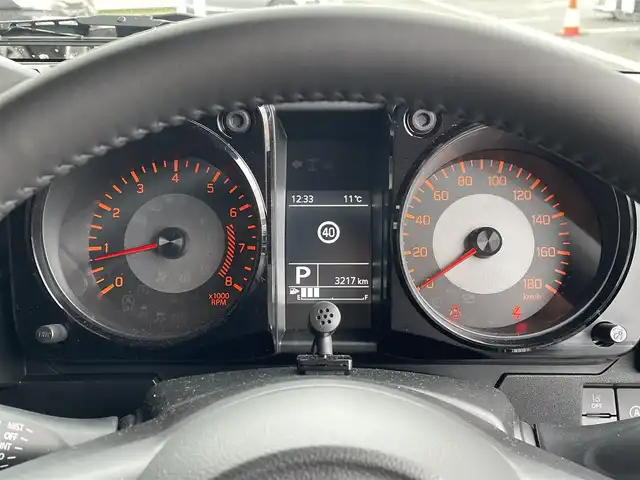 スズキ ジムニー シエラ JC 東京都 2025(令7)年 0.4万km ブルーイッシュブラックパール3 アルパイン９インチナビ　/バックカメラ　/ＵＳＢ　/Ｂｌｕｅｔｏｏｔｈ　/ＣＤ　/ＤＶＤ　/クルーズコントロールシステム　/フロアマット　/ＥＴＣ　/ＡＢＳ　/横滑り防止装置　/コーナーセンサー　/レーンアシスト/オートライト/衝突被害軽減システム