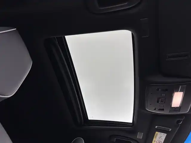 トヨタ クラウン ハイブリッド RS アドバンス 福岡県 2020(令2)年 3.8万km ホワイトパールクリスタルシャイン ムーンルーフ　/純正ナビ／フルセグＴＶ　/バックカメラ　/ＥＴＣ２．０　/レーダークルーズコントロール　/コーナーセンサー　/トヨタセーフティセンス　/衝突軽減ブレーキ　/レーンキープ　/ブラインドスポットモニター　/アクセル踏み間違い防止　/ヘッドアップディスプレイ　/パドルシフト　/シートヒーター　/ステアリングヒーター　/ハーフレザーシート　/シートメモリー付きパワーシート　/LEDヘッドライト　/純正１８インチアルミホイール