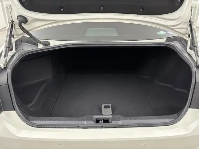 トヨタ クラウン ハイブリッド RS アドバンス 福岡県 2020(令2)年 3.8万km ホワイトパールクリスタルシャイン ムーンルーフ　/純正ナビ／フルセグＴＶ　/バックカメラ　/ＥＴＣ２．０　/レーダークルーズコントロール　/コーナーセンサー　/トヨタセーフティセンス　/衝突軽減ブレーキ　/レーンキープ　/ブラインドスポットモニター　/アクセル踏み間違い防止　/ヘッドアップディスプレイ　/パドルシフト　/シートヒーター　/ステアリングヒーター　/ハーフレザーシート　/シートメモリー付きパワーシート　/LEDヘッドライト　/純正１８インチアルミホイール