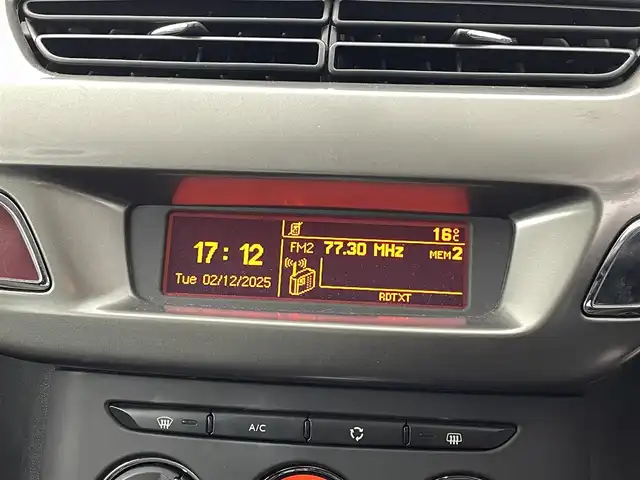 シトロエン Ｃ３ セダクション 福井県 2015(平27)年 4.7万km 黒 純正オーディオ/AM/FM/AUX/横滑り防止装置/MTモード付AT/リモコンキー/ハロゲンヘッドライト/フォグランプ/ヘッドライトレベライザー/純正フロアマット