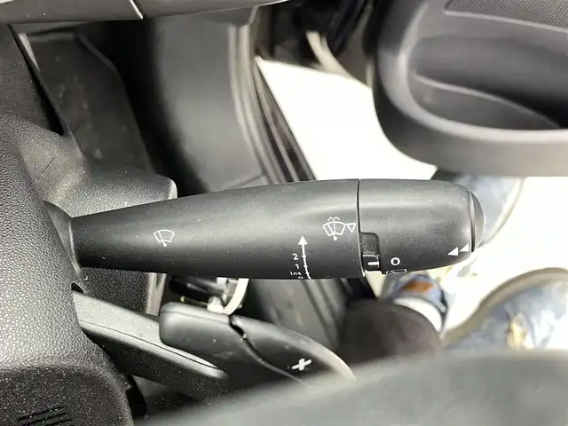 シトロエン Ｃ３ セダクション 福井県 2015(平27)年 4.7万km 黒 純正オーディオ/AM/FM/AUX/横滑り防止装置/MTモード付AT/リモコンキー/ハロゲンヘッドライト/フォグランプ/ヘッドライトレベライザー/純正フロアマット