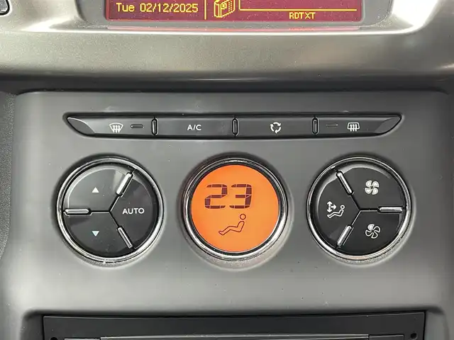 シトロエン Ｃ３ セダクション 福井県 2015(平27)年 4.7万km 黒 純正オーディオ/AM/FM/AUX/横滑り防止装置/MTモード付AT/リモコンキー/ハロゲンヘッドライト/フォグランプ/ヘッドライトレベライザー/純正フロアマット