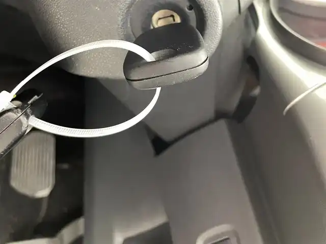 シトロエン Ｃ３ セダクション 福井県 2015(平27)年 4.7万km 黒 純正オーディオ/AM/FM/AUX/横滑り防止装置/MTモード付AT/リモコンキー/ハロゲンヘッドライト/フォグランプ/ヘッドライトレベライザー/純正フロアマット