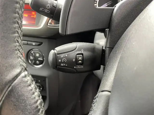 シトロエン Ｃ３ セダクション 福井県 2015(平27)年 4.7万km 黒 純正オーディオ/AM/FM/AUX/横滑り防止装置/MTモード付AT/リモコンキー/ハロゲンヘッドライト/フォグランプ/ヘッドライトレベライザー/純正フロアマット