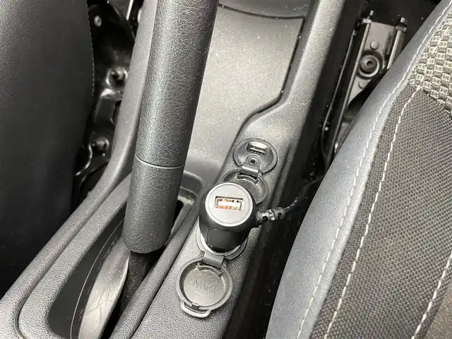 シトロエン Ｃ３ セダクション 福井県 2015(平27)年 4.7万km 黒 純正オーディオ/AM/FM/AUX/横滑り防止装置/MTモード付AT/リモコンキー/ハロゲンヘッドライト/フォグランプ/ヘッドライトレベライザー/純正フロアマット