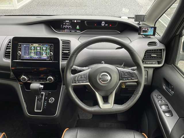 日産 セレナ ハイウェイスター V 岐阜県 2020(令2)年 6.5万km ダイヤモンドブラック 禁煙車/純正ナビ/バックカメラ/エマージェンシーブレーキ/両側パワースライドドア/純正フリップダウンモニター/社外エアロ（ROWEN）（フロント・リア）/社外アルミホイール（WORKランベック）/クルーズコントロール/純正ドライブレコーダー（DJ4-D）/社外ヘッドライト/ビルトインETC/BSI/フォグランプ/インテリジェントキー/プッシュスタート/社外レーダー