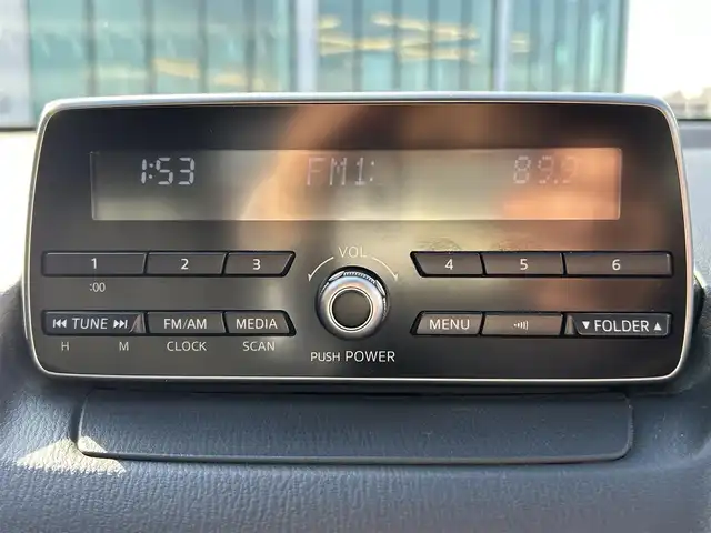 マツダ デミオ 15C 島根県 2018(平30)年 7.5万km アークティックホワイト 登録時走行距離74496km/レーンキープアシスト/衝突被害軽減ブレーキ/前後コーナーセンサー/AUXカーオーディオ/W+サイドエアバッグ/プッシュスタート/スペアキー/15インチ純正アルミ/横滑り防止装置