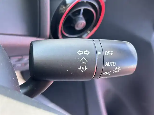 マツダ デミオ 15C 島根県 2018(平30)年 7.5万km アークティックホワイト 登録時走行距離74496km/レーンキープアシスト/衝突被害軽減ブレーキ/前後コーナーセンサー/AUXカーオーディオ/W+サイドエアバッグ/プッシュスタート/スペアキー/15インチ純正アルミ/横滑り防止装置