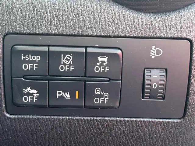 マツダ デミオ 15C 島根県 2018(平30)年 7.5万km アークティックホワイト 登録時走行距離74496km/レーンキープアシスト/衝突被害軽減ブレーキ/前後コーナーセンサー/AUXカーオーディオ/W+サイドエアバッグ/プッシュスタート/スペアキー/15インチ純正アルミ/横滑り防止装置