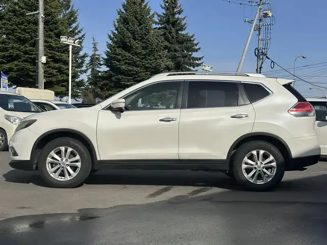 日産 エクストレイル 20X 道北・旭川 2014(平26)年 11.8万km ブリリアントホワイトパール (株)IDOMが運営する【じしゃロン旭川店】の自社ローン専用車両になります。こちらは現金またはオートローンご利用時の価格です。自社ローンご希望の方は別途その旨お申付け下さい/　/・社外ナビ(CD/DVD/SD/BT/フルセグ)/・両席パワーシート/・電動リアゲート/・フォグランプ/・スマートキー1個