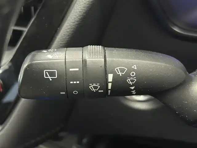 トヨタ カローラツーリング ハイブリッド ダブルバイビー 福岡県 2020(令2)年 4.7万km ホワイトパールクリスタルシャイン ・MODELISTAフルエアロ/・純正ナビ（TV/Bluetooth/Miracast）/・バックカメラ/・ドライブレコーダー（PORMIDO/前後）/・ETC2.0/・トヨタクリアランスソナー/・クルーズコントロール（追従可能）/・レーンキープアシスト/・横滑り防止装置/・衝突被害軽減システム/・D/N席シートヒーター/・オートマチックハイビーム/・LEDヘッドライト/・フットランプ/・ワイヤレス充電/・電動パーキングブレーキ/・ヒートステアリング/・ステアリングスイッチ/・電格ミラー/・トノカバー