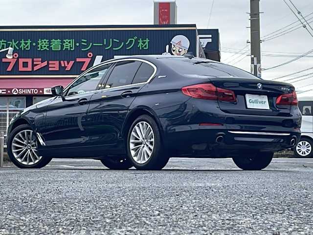 ＢＭＷ ５３０ｅ ラグジュアリー アイパフォーマンス 愛知県 2018(平30)年 3.5万km インペリアル・ブルー・ブリリアント・エフェクト /純正ナビ/CD/DVD/BT/フルセグTV//スクリーンミラーリング//バック・全方位カメラ//純正AW//純正フロアマット//前後ドラレコ（cell star）//全席シートヒーター//プリクラッシュ//レーンキープアシスト//追従機能付きクルーズコントロール//LEDヘッドライト//オートライト//オートマチックハイビーム//GPSレーダー（ASSURA）//パワーバックドア//D席ポジションメモリ//前席パワーシート//革巻きステアリング//パーキングアシスト//ステアリングスイッチ//USB入力端子//ETC2.0 //前後クリアランスソナー//W＋サイドエアバック//充電器車載//取説//保証書//記録簿//スペアキー