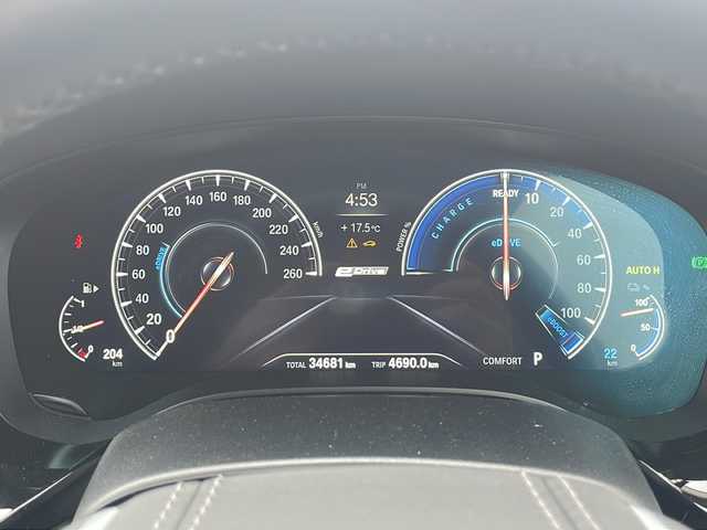 ＢＭＷ ５３０ｅ ラグジュアリー アイパフォーマンス 愛知県 2018(平30)年 3.5万km インペリアル・ブルー・ブリリアント・エフェクト /純正ナビ/CD/DVD/BT/フルセグTV//スクリーンミラーリング//バック・全方位カメラ//純正AW//純正フロアマット//前後ドラレコ（cell star）//全席シートヒーター//プリクラッシュ//レーンキープアシスト//追従機能付きクルーズコントロール//LEDヘッドライト//オートライト//オートマチックハイビーム//GPSレーダー（ASSURA）//パワーバックドア//D席ポジションメモリ//前席パワーシート//革巻きステアリング//パーキングアシスト//ステアリングスイッチ//USB入力端子//ETC2.0 //前後クリアランスソナー//W＋サイドエアバック//充電器車載//取説//保証書//記録簿//スペアキー