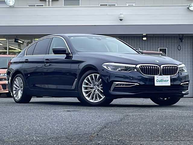 ＢＭＷ ５３０ｅ ラグジュアリー アイパフォーマンス 愛知県 2018(平30)年 3.5万km インペリアル・ブルー・ブリリアント・エフェクト /純正ナビ/CD/DVD/BT/フルセグTV//スクリーンミラーリング//バック・全方位カメラ//純正AW//純正フロアマット//前後ドラレコ（cell star）//全席シートヒーター//プリクラッシュ//レーンキープアシスト//追従機能付きクルーズコントロール//LEDヘッドライト//オートライト//オートマチックハイビーム//GPSレーダー（ASSURA）//パワーバックドア//D席ポジションメモリ//前席パワーシート//革巻きステアリング//パーキングアシスト//ステアリングスイッチ//USB入力端子//ETC2.0 //前後クリアランスソナー//W＋サイドエアバック//充電器車載//取説//保証書//記録簿//スペアキー