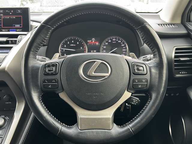 レクサス ＮＸ 300h Iパッケージ 富山県 2015(平27)年 5.5万km マーキュリーグレーマイカ 純正SDナビ/（BT・USB・フルセグ・CD・SD・AUX)/ヘッドアップディスプレイ/衝突軽減システム/レザーシート/シートヒーター/バックカメラ/サイドカメラ/純正アルミホイール/LEDヘッドライト/オートライト/レーンディパーチャーアラート/プッシュスタート/ETC/メモリー付きパワーシート/スペアキー/カードキー/保証書・取説