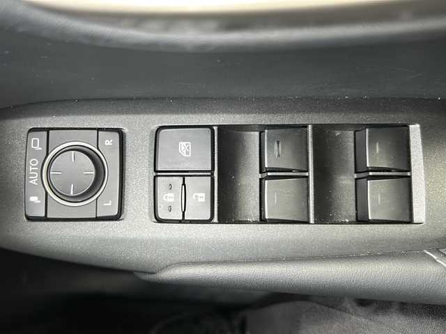 レクサス ＮＸ 300h Iパッケージ 富山県 2015(平27)年 5.5万km マーキュリーグレーマイカ 純正SDナビ/（BT・USB・フルセグ・CD・SD・AUX)/ヘッドアップディスプレイ/衝突軽減システム/レザーシート/シートヒーター/バックカメラ/サイドカメラ/純正アルミホイール/LEDヘッドライト/オートライト/レーンディパーチャーアラート/プッシュスタート/ETC/メモリー付きパワーシート/スペアキー/カードキー/保証書・取説