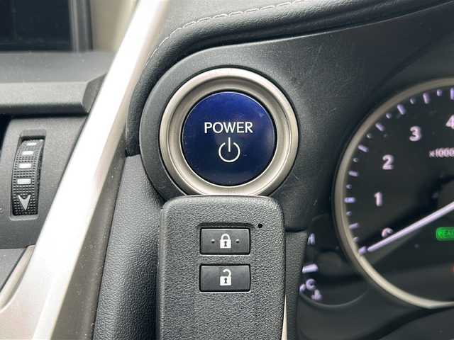 レクサス ＮＸ 300h Iパッケージ 富山県 2015(平27)年 5.5万km マーキュリーグレーマイカ 純正SDナビ/（BT・USB・フルセグ・CD・SD・AUX)/ヘッドアップディスプレイ/衝突軽減システム/レザーシート/シートヒーター/バックカメラ/サイドカメラ/純正アルミホイール/LEDヘッドライト/オートライト/レーンディパーチャーアラート/プッシュスタート/ETC/メモリー付きパワーシート/スペアキー/カードキー/保証書・取説