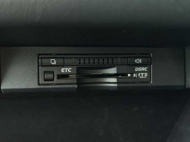 レクサス ＮＸ 300h Iパッケージ 富山県 2015(平27)年 5.5万km マーキュリーグレーマイカ 純正SDナビ/（BT・USB・フルセグ・CD・SD・AUX)/ヘッドアップディスプレイ/衝突軽減システム/レザーシート/シートヒーター/バックカメラ/サイドカメラ/純正アルミホイール/LEDヘッドライト/オートライト/レーンディパーチャーアラート/プッシュスタート/ETC/メモリー付きパワーシート/スペアキー/カードキー/保証書・取説
