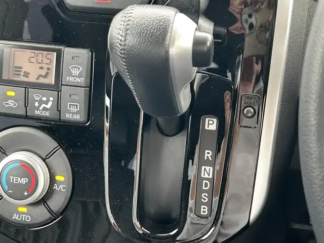ダイハツ タント カスタム RS 愛知県 2014(平26)年 4.2万km ナイトシャドーパープルクリスタルM 純正ＳＤナビ/バックカメラ/ＤＴＶ/ＢＴ/ＣＤ/ＤＶＤ/ＵＳＢ接続/純正フロアマット/純正サイドバイザー/ローダウン車/社外１６インチＡＷ/社外マフラー/社外シートカバー/リアワイパー欠品/地図ＳＤ欠品