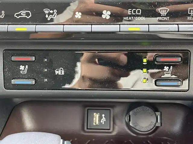 トヨタ ＲＡＶ４ G 滋賀県 2023(令5)年 0.9万km ダークブルーマイカ 10.5インチディスプレイオーディオ/・フルセグTV/・USB/・BT/全方位カメラ/前後ドラレコ/デジタルインナーミラー/ETC2.0/電動リアゲート/電格ウィンカーミラー/レーントレーシングアシスト/レーダークルーズコントロール/プリクラッシュセーフティー/ハンドルヒーター/合皮シート/エアーシート/シートヒーター/メモリーシート/ルーフレール/横滑り防止装置/LEDヘッドライト/フォグランプ/オートライト/オートハイビーム/スペアタイヤ/スマートキー/スペアキー