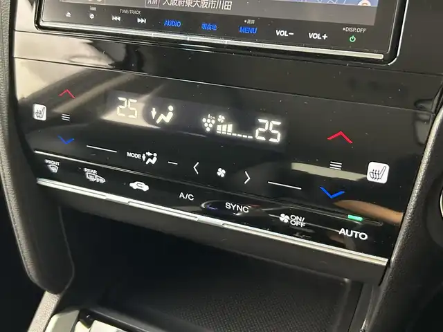 ホンダ シャトル ハイブリッド Z 大阪府 2017(平29)年 0.6万km クリスタルブラックパール 純正ナビ(フルセグ/DVD再生/Bluetooth) バックカメラ ETC クルコン パドルシフト シートヒーター オートライト スマートキー プッシュスタート ドラレコ ルーフレール