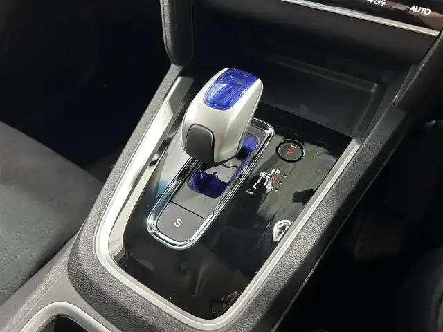 ホンダ シャトル ハイブリッド Z 大阪府 2017(平29)年 0.6万km クリスタルブラックパール 純正ナビ(フルセグ/DVD再生/Bluetooth) バックカメラ ETC クルコン パドルシフト シートヒーター オートライト スマートキー プッシュスタート ドラレコ ルーフレール