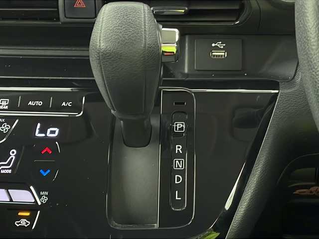日産 デイズ ハイウェイスターX 宮城県 2019(平31)年 6.6万km ホワイトパール エマージェンシーブレーキ/車線逸脱警報システム/バックカメラ/純正9型ナビ　地図ＳＤ無/・BT.CD.DVD.USB.AUX/フルセグTV/ドライブレコーダー（F）/ETC/ステアリングスイッチ/LEDヘッドライト/フォグランプ/横滑り防止装置/アイドリングストップ/プッシュスタート/スマートキー×2/純正14inAW/純正フロアマット