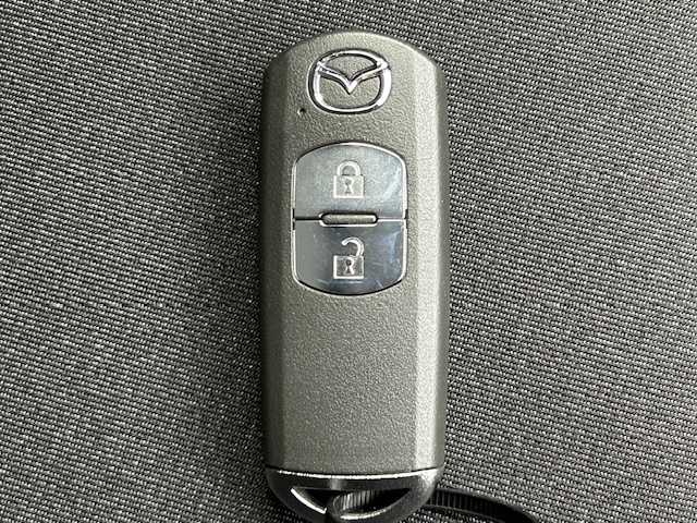 マツダ マツダ２ 15S スマートエディション 宮城県 2022(令4)年 1.6万km セラミックM ワンオーナー/純正ナビ/(FM/AM/aha/USB/CD/DVD/AUX)/フルセグTV/Bluetooth/全方位カメラ/フロントカメラ/バックカメラ/ビルトインETC/ブラインドスポットモニター/プッシュスタート/スマートキー/オートライト/オートマチックハイビーム/LEDヘッドライト/ドアバイザー
