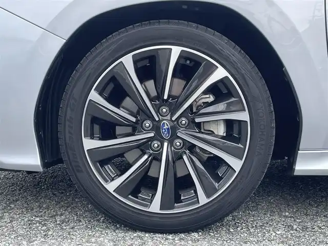 スバル レヴォーグ 1．8STIスポーツ EX 兵庫県 2020(令2)年 3.5万km アイスシルバーメタリック 外部検査実施済み/・本革シート/・前席パワーシート/・全席シートヒーター/・純正メモリーナビ/・地デジ/DVD/BT/USB/AUX/・TVキャンセラー/・ステアリングリモコン/・フロント、サイド、リヤカメラ/・パワーバックドア/・純正18インチAW/・ETC/・ドライブレコーダー/・LEDアクセサリーライナー/・オートLEDヘッドランプ/・LEDフォグランプ/・リヤフォグランプ/・アイドリングストップ/【アイサイト】//プリクラッシュブレーキ//全車速追従機能式クルーズコントロール//スバルリヤビークルディテクション//エマージェンシーレーンキープアシスト//車線逸脱防止アシスト//先行車発進お知らせ//アイサイトアシストモニター//ドライバーモニタリングシステム//ステアリング連動ヘッドランプ