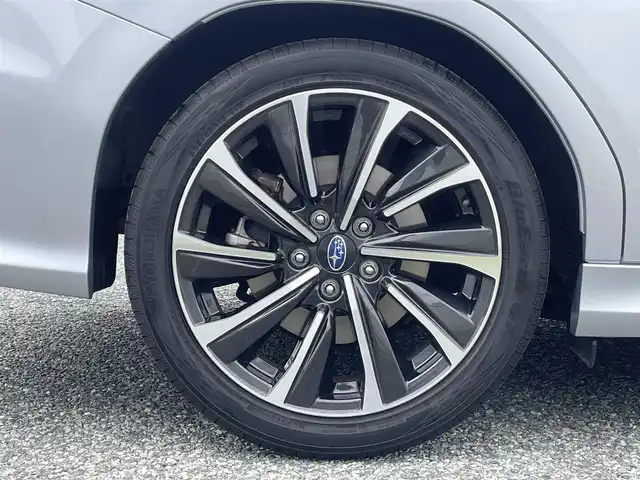 スバル レヴォーグ 1．8STIスポーツ EX 兵庫県 2020(令2)年 3.5万km アイスシルバーメタリック 外部検査実施済み/・本革シート/・前席パワーシート/・全席シートヒーター/・純正メモリーナビ/・地デジ/DVD/BT/USB/AUX/・TVキャンセラー/・ステアリングリモコン/・フロント、サイド、リヤカメラ/・パワーバックドア/・純正18インチAW/・ETC/・ドライブレコーダー/・LEDアクセサリーライナー/・オートLEDヘッドランプ/・LEDフォグランプ/・リヤフォグランプ/・アイドリングストップ/【アイサイト】//プリクラッシュブレーキ//全車速追従機能式クルーズコントロール//スバルリヤビークルディテクション//エマージェンシーレーンキープアシスト//車線逸脱防止アシスト//先行車発進お知らせ//アイサイトアシストモニター//ドライバーモニタリングシステム//ステアリング連動ヘッドランプ