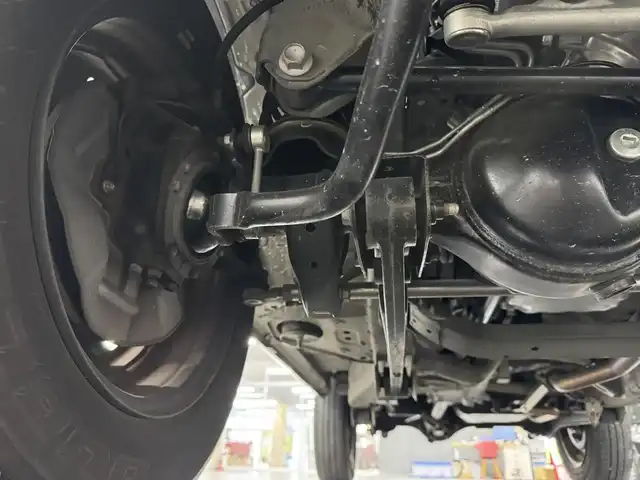 スズキ ジムニー XL 三重県 2020(令2)年 2.6万km ジャングルグリーン ガソリン・ターボ/パートタイム4WD 高低二段切替式（後輪駆動ベース）/フロア4AT/カロッツェリア『楽ナビ』（8インチ） AVIC-RL710/（CD/DVD/MSV/SD/FM/AM/TV/Bluetooth/iPod/USB/AUX）/バックカメラ/安全/・デュアルセンサーブレーキサポート/・車線逸脱警報機能/・ふらつき警報機能/・誤発進抑制機能/・標識認識機能（車両進入禁止、はみ出し通行禁止、最高速度）/・ブレーキLSDトラクションコントロール（4WD－L）/・頸部衝撃緩和フロントシート/・頭部衝撃軽減構造インテリア/装備/・シートヒーター（D/N）/・オートライト/・ハイビームアシスト/・オートエアコン/・ヒルディセントコントロール（HDC）/・プッシュスタート/・スマートキーx2/・電動格納ドアミラー/・パワーウインドウ/・パワーステアリング/・背面スペアタイヤ/・保/取/ナビ取/など