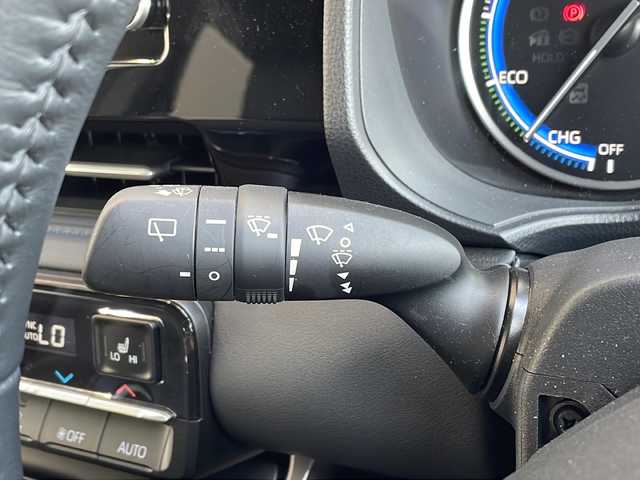 トヨタ ヴォクシー ハイブリッド S－Z 愛知県 2024(令6)年 0.8万km ホワイトパールクリスタルシャイン 衝突軽減システム/純正ディスプレイオーディオ　ナビあり/両側パワースライドドア/レーダークルーズコントロール/シートヒーター/Bluetooth/バックカメラ/コーナーセンサー/純正アルミホイール/ETC2.0/リアオートエアコン/ステアリングスイッチ/スマートキー/プッシュスタート